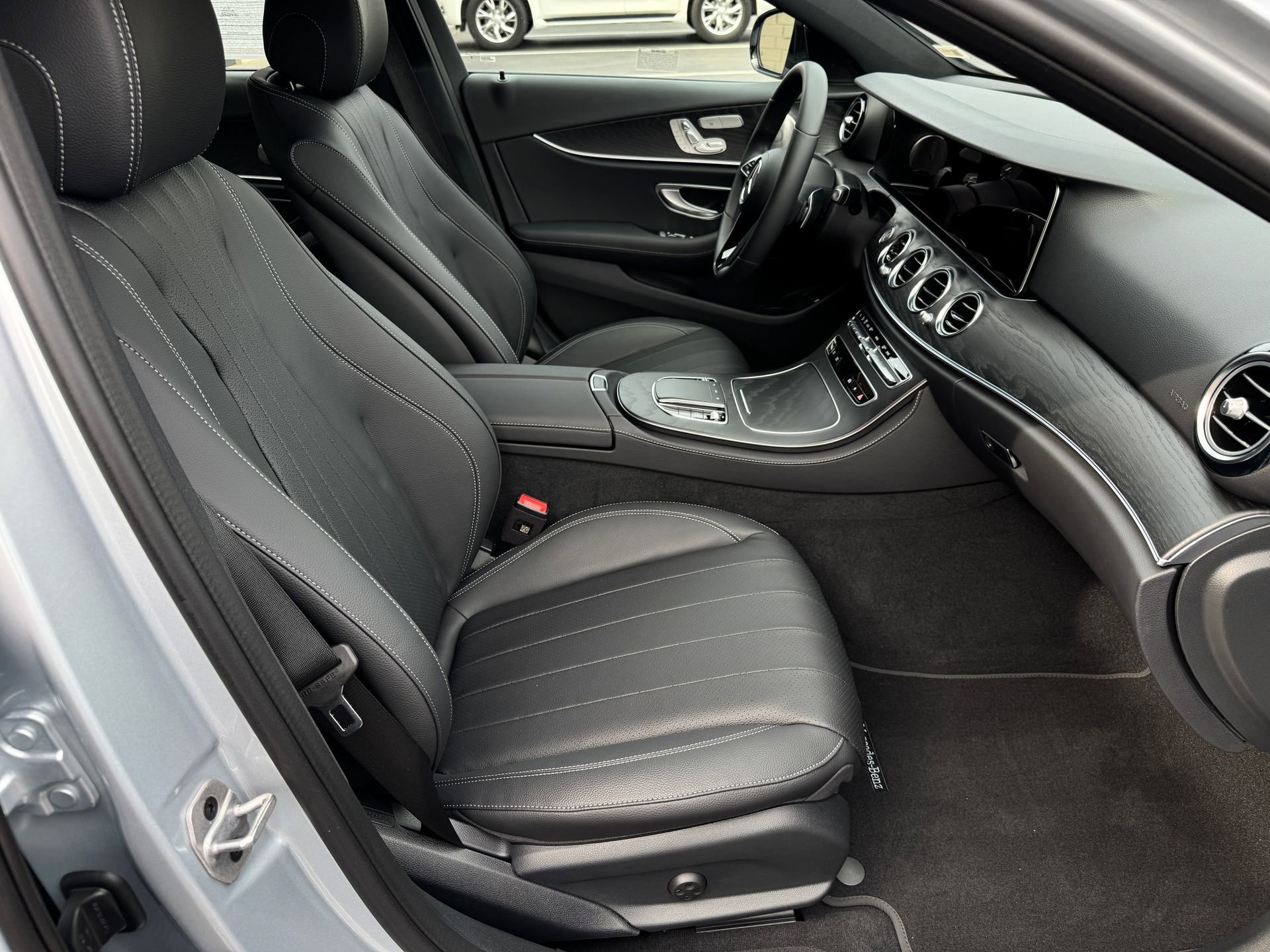 Used 2023 Mercedes-Benz E 350 Sedan image 37