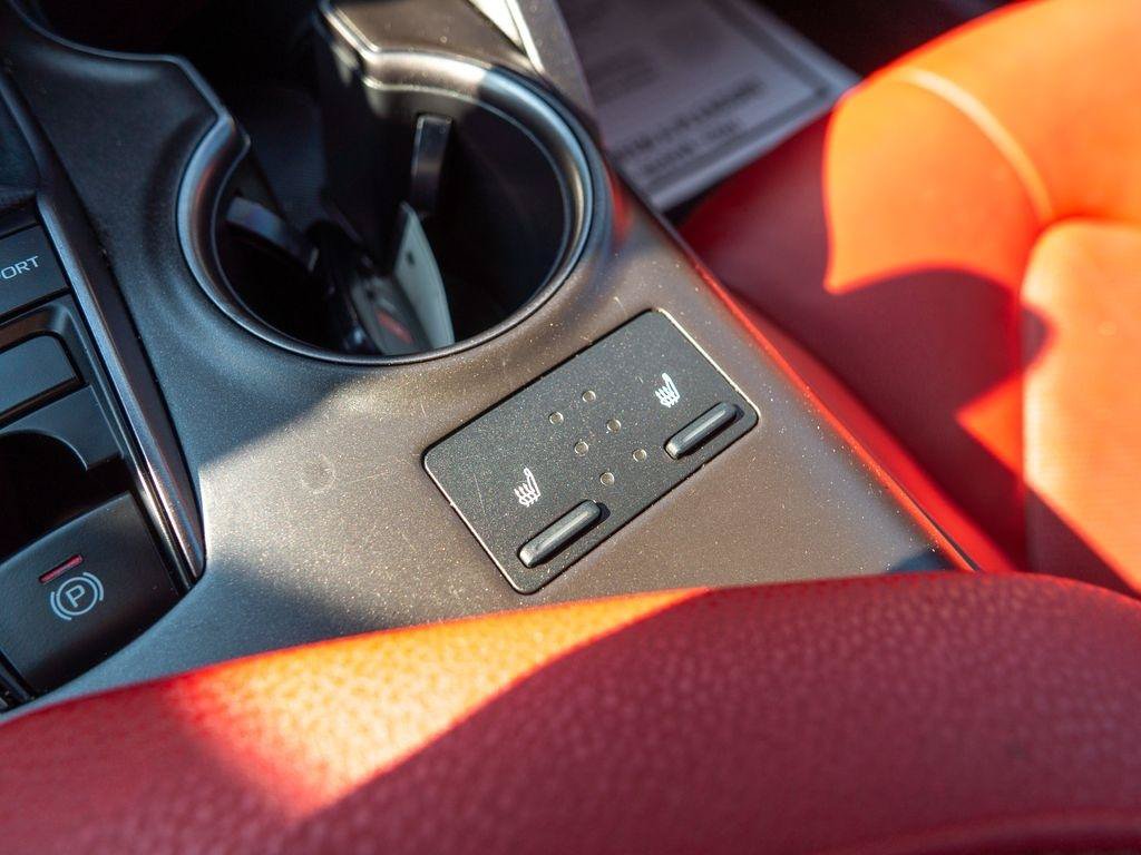 Used 2022 Toyota Camry XSE FWD image 27