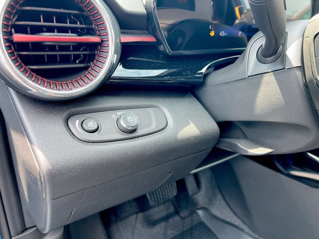 New 2026 Chevrolet Trax RS w/ Sunroof Package FWD image 16