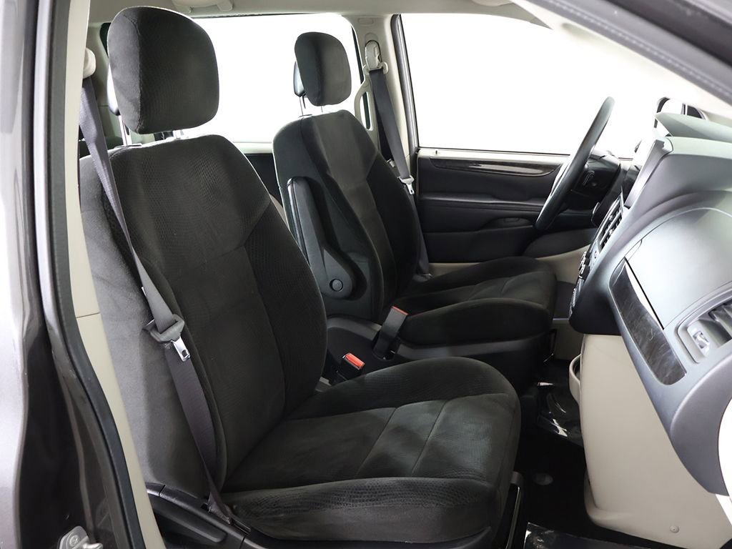 Used 2016 Dodge Grand Caravan American Value Package image 21