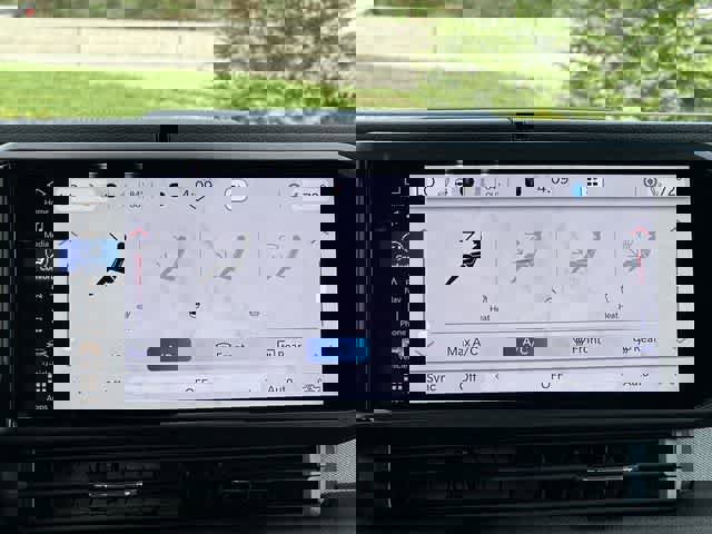 Used 2025 Jeep Gladiator Sport image 15