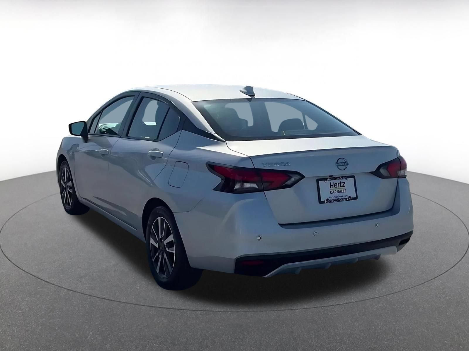 Used 2025 Nissan Versa SV FWD image 11