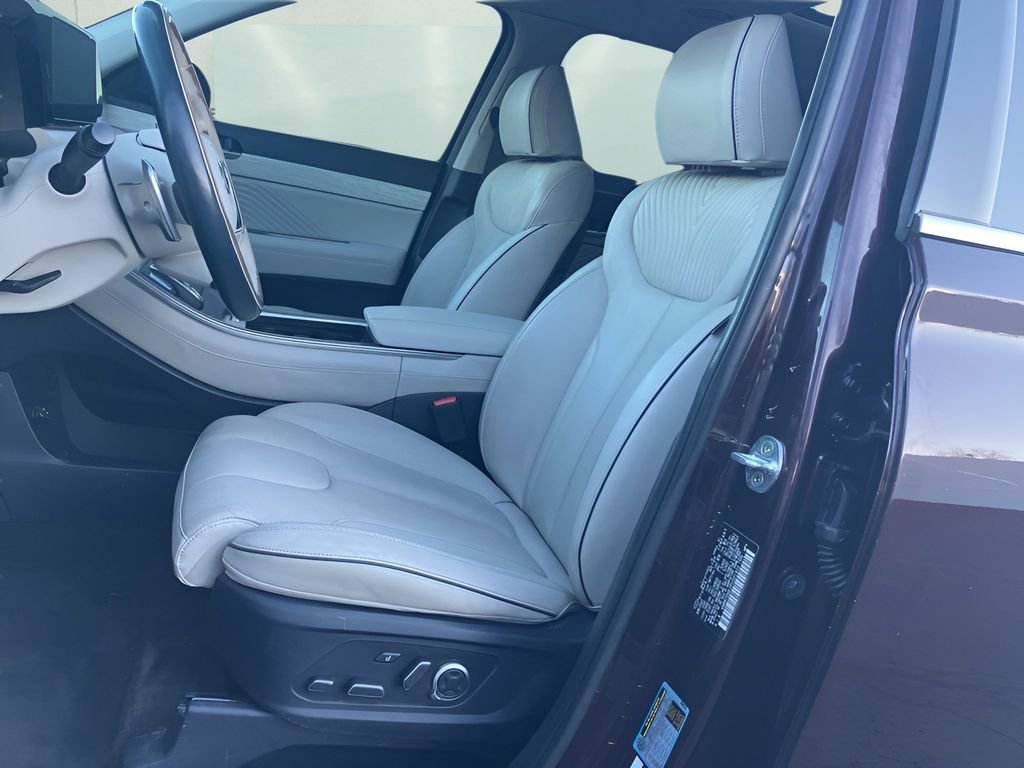 Used 2023 Hyundai Palisade Calligraphy image 28