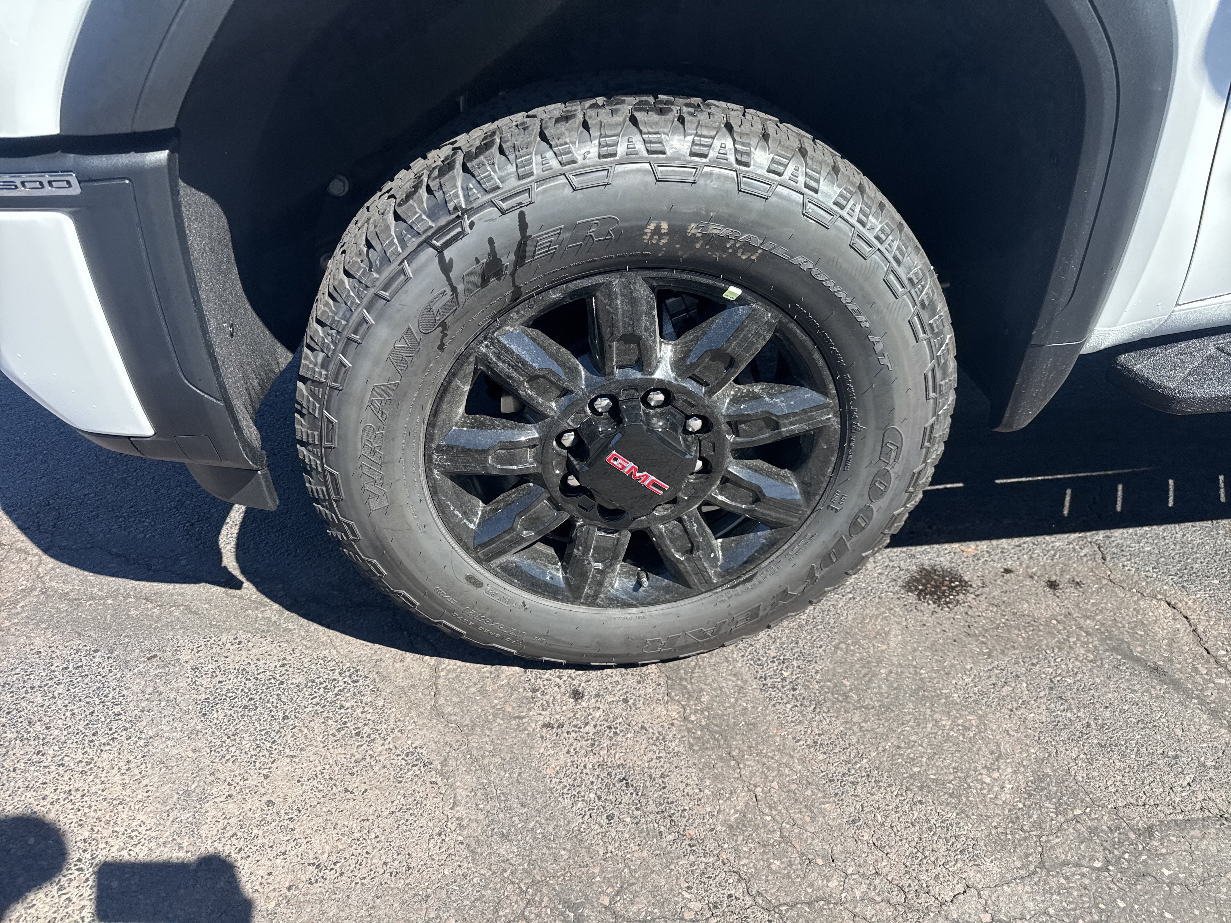New 2026 GMC Sierra 2500 AT4 w/ AT4 Premium Plus Package AWD/4WD image 11