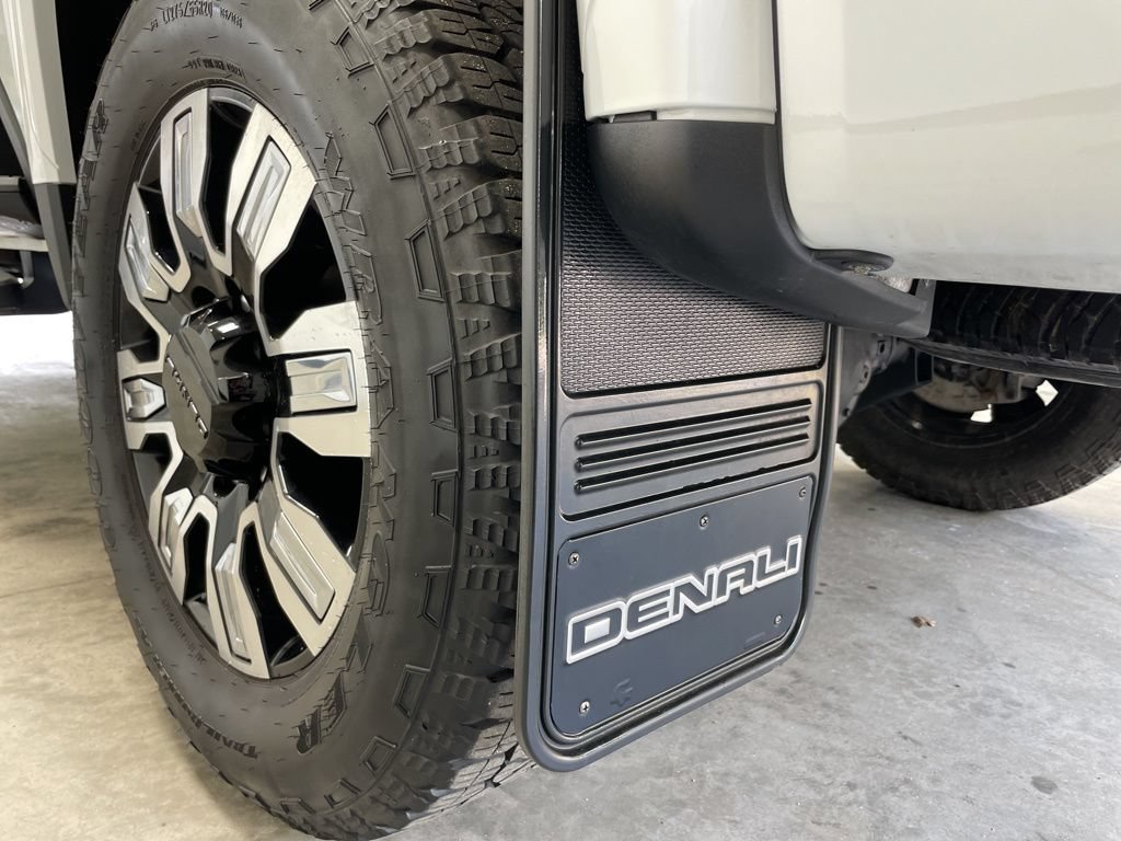 Used 2024 GMC Sierra 3500 Denali AWD/4WD image 15