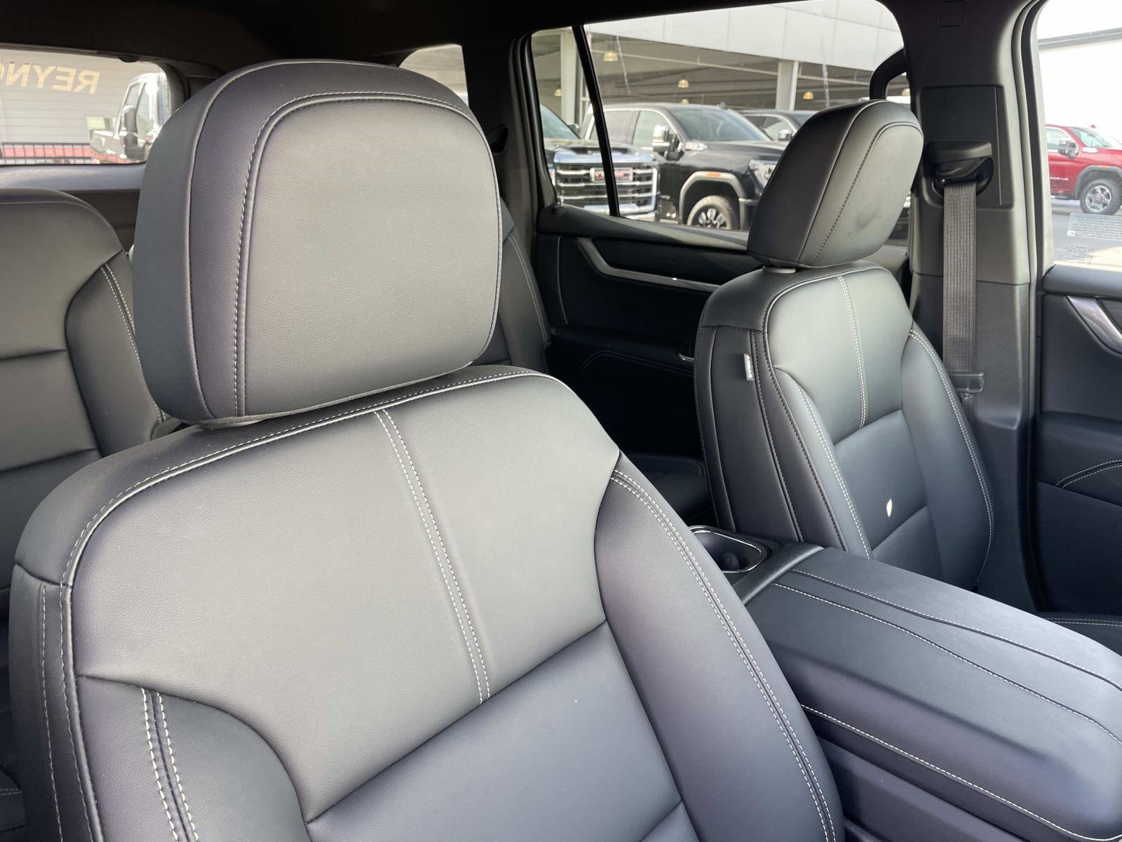 Used 2025 GMC Acadia Elevation w/ Elevation Premium Package image 29