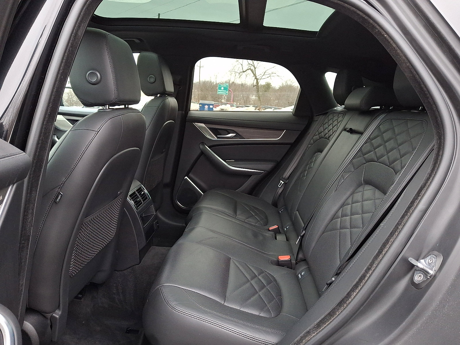 Used 2023 Jaguar F-PACE S image 5