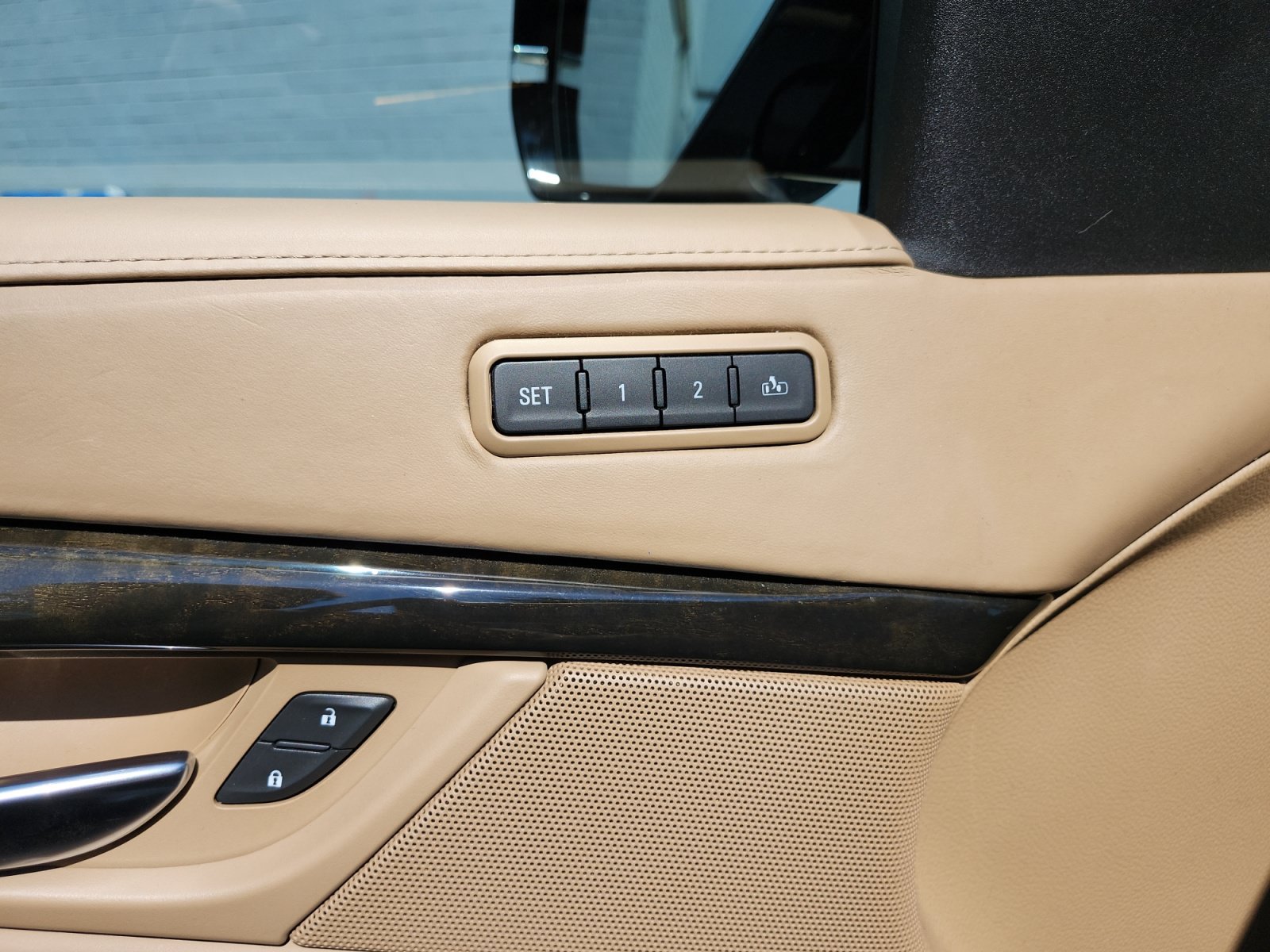 Used 2018 Cadillac Escalade Platinum AWD/4WD image 20