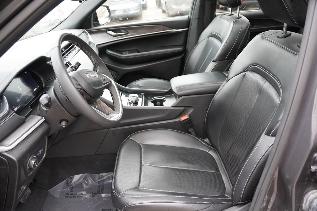 Certified 2024 Jeep Grand Cherokee L Limited w/ Luxury Tech Group II AWD/4WD image 15