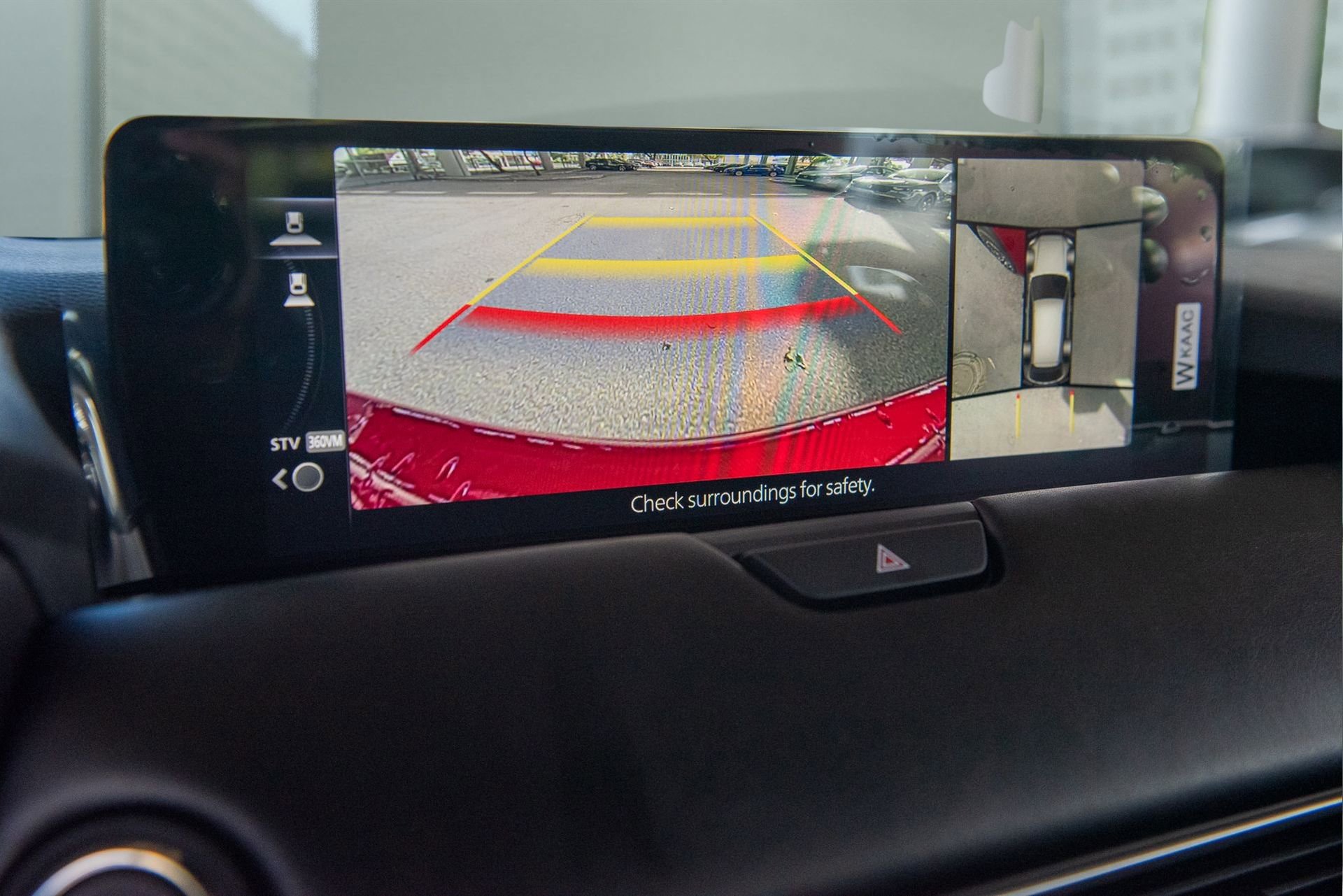 New 2025 MAZDA CX-70 Plug-In Hybrid w/ Premium Plus image 31