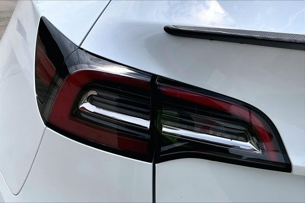 Used 2022 Tesla Model Y Performance AWD/4WD image 40