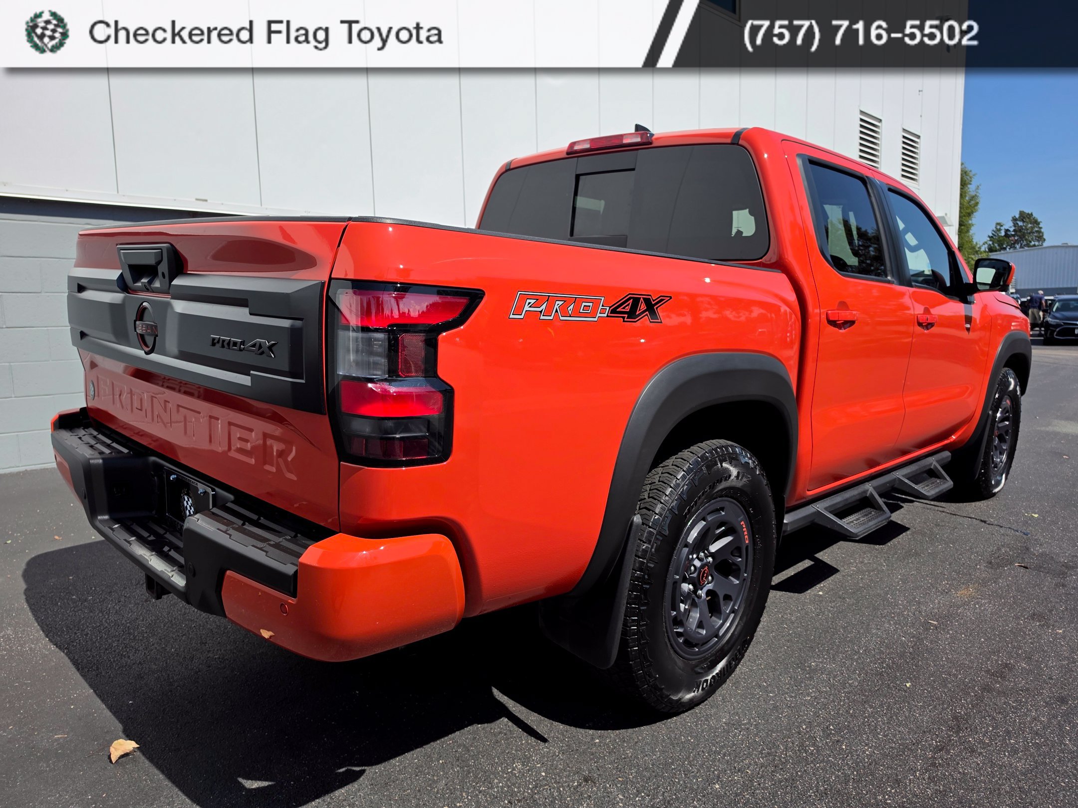 Used 2025 Nissan Frontier PRO-4X w/ Pro Premium Package AWD/4WD image 5