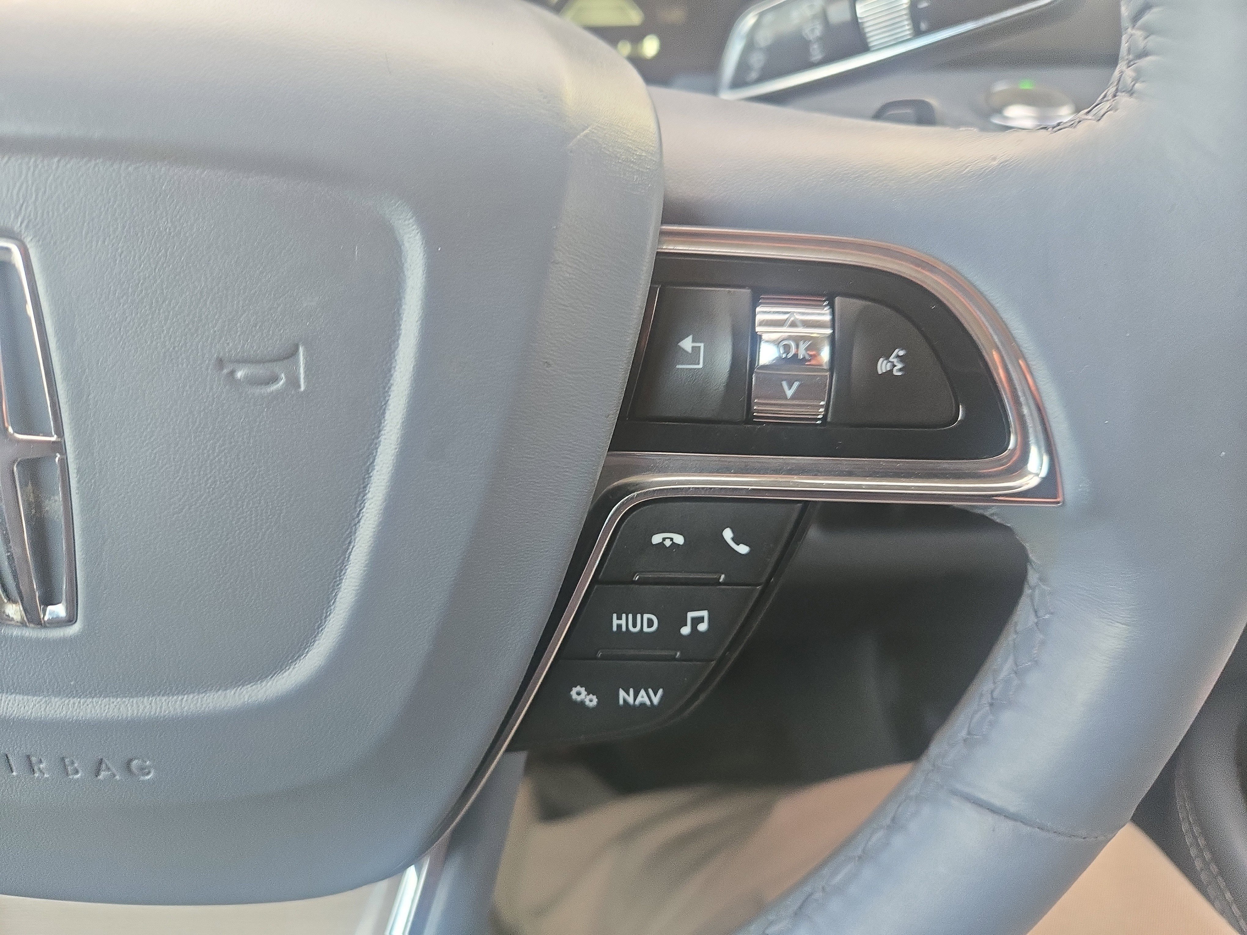 Used 2019 Lincoln Navigator Black Label w/ Cargo Package image 36