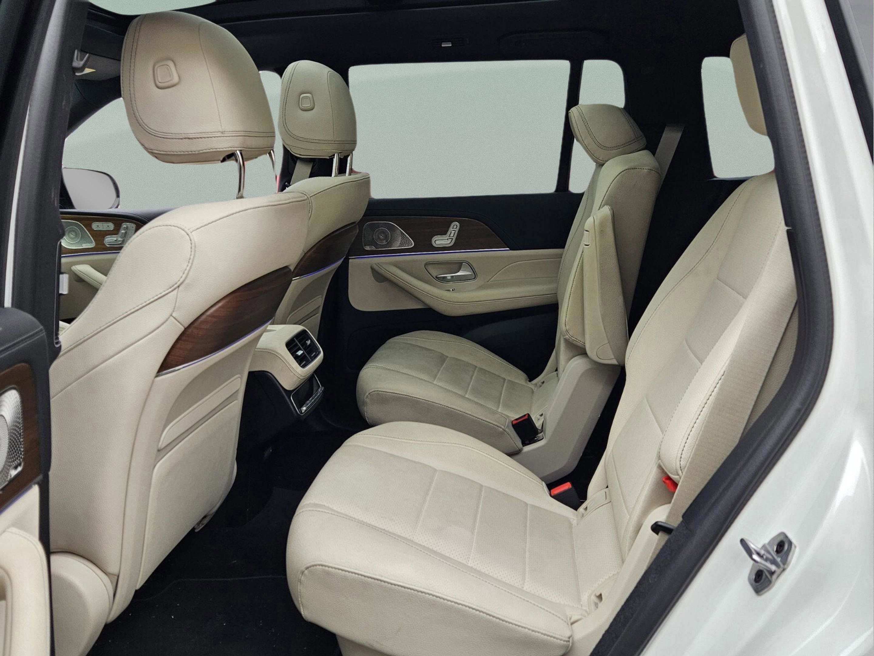 Used 2025 Mercedes-Benz GLS 450 4MATIC image 19