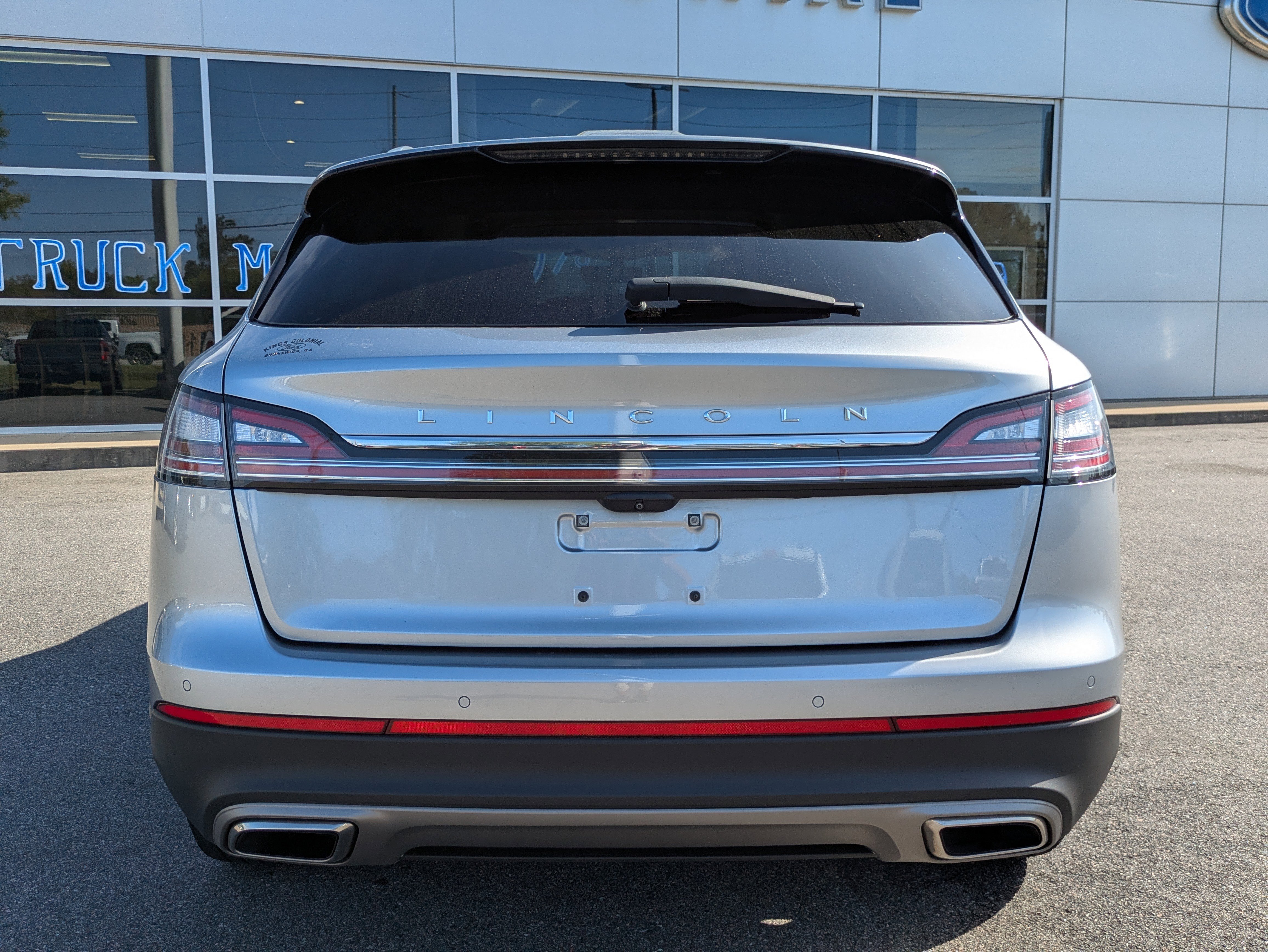 Used 2022 Lincoln Nautilus FWD image 5