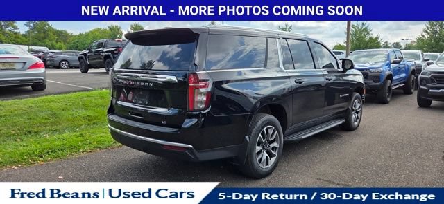 Used 2024 Chevrolet Suburban LT w/ Luxury Package AWD/4WD image 11