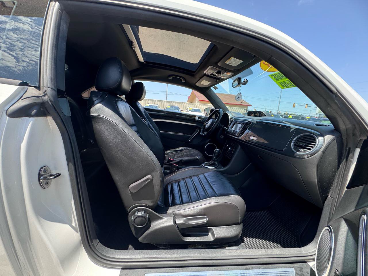 Used 2013 Volkswagen Beetle 2.0T FWD image 39