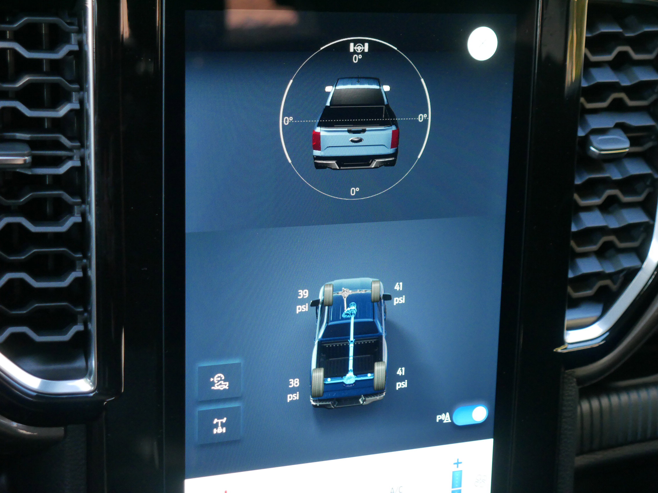 New 2025 Ford Ranger XLT w/ FX4 Off-Road Package image 12