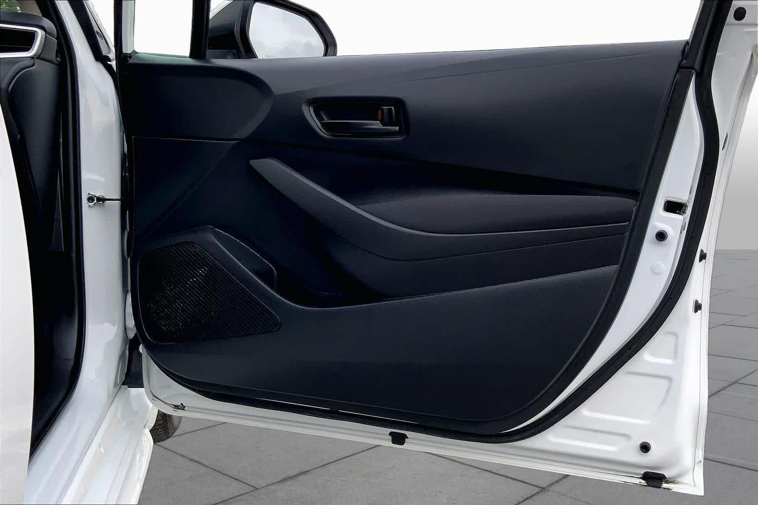 Used 2025 Toyota Corolla LE FWD image 22