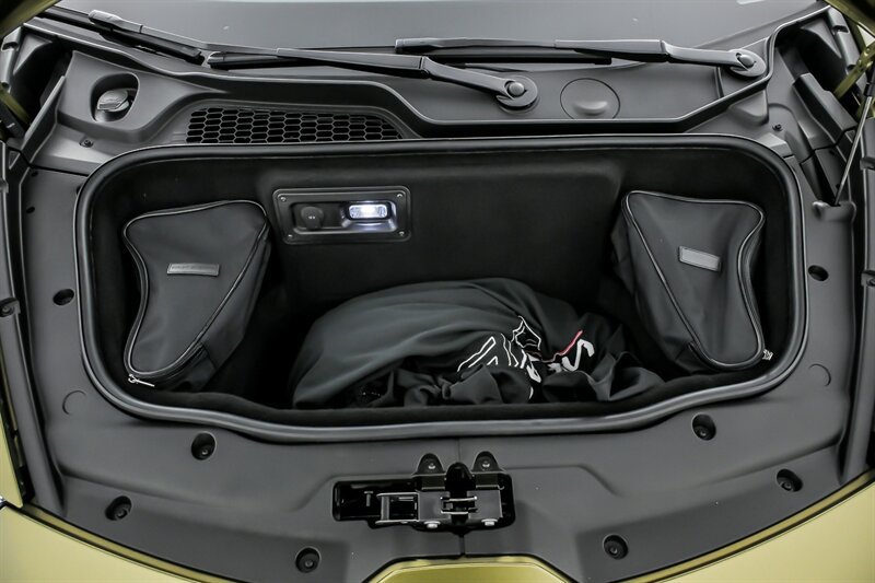 Used 2022 Lamborghini Huracan EVO RWD image 15