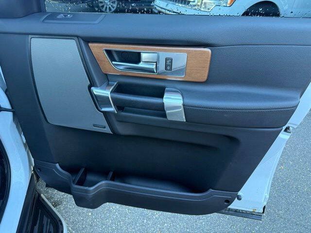 Used 2015 Land Rover LR4 HSE AWD/4WD image 33