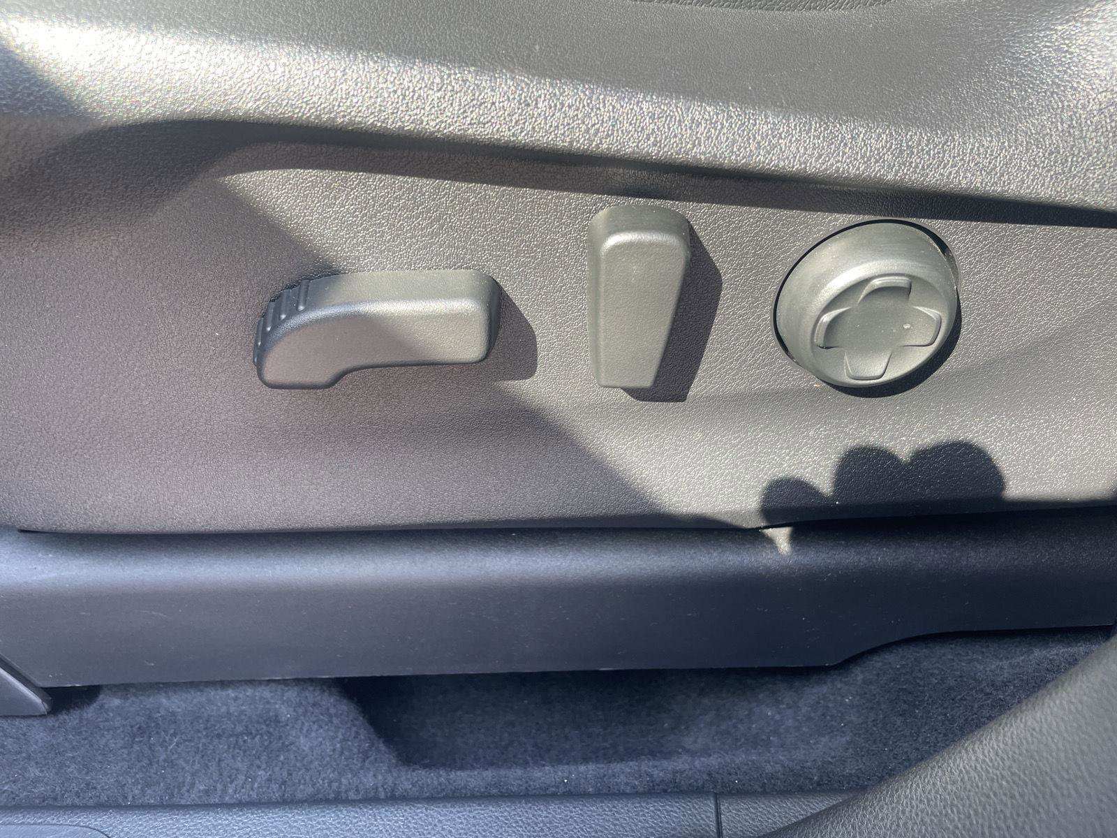 Certified 2025 Subaru Ascent Bronze Edition image 10