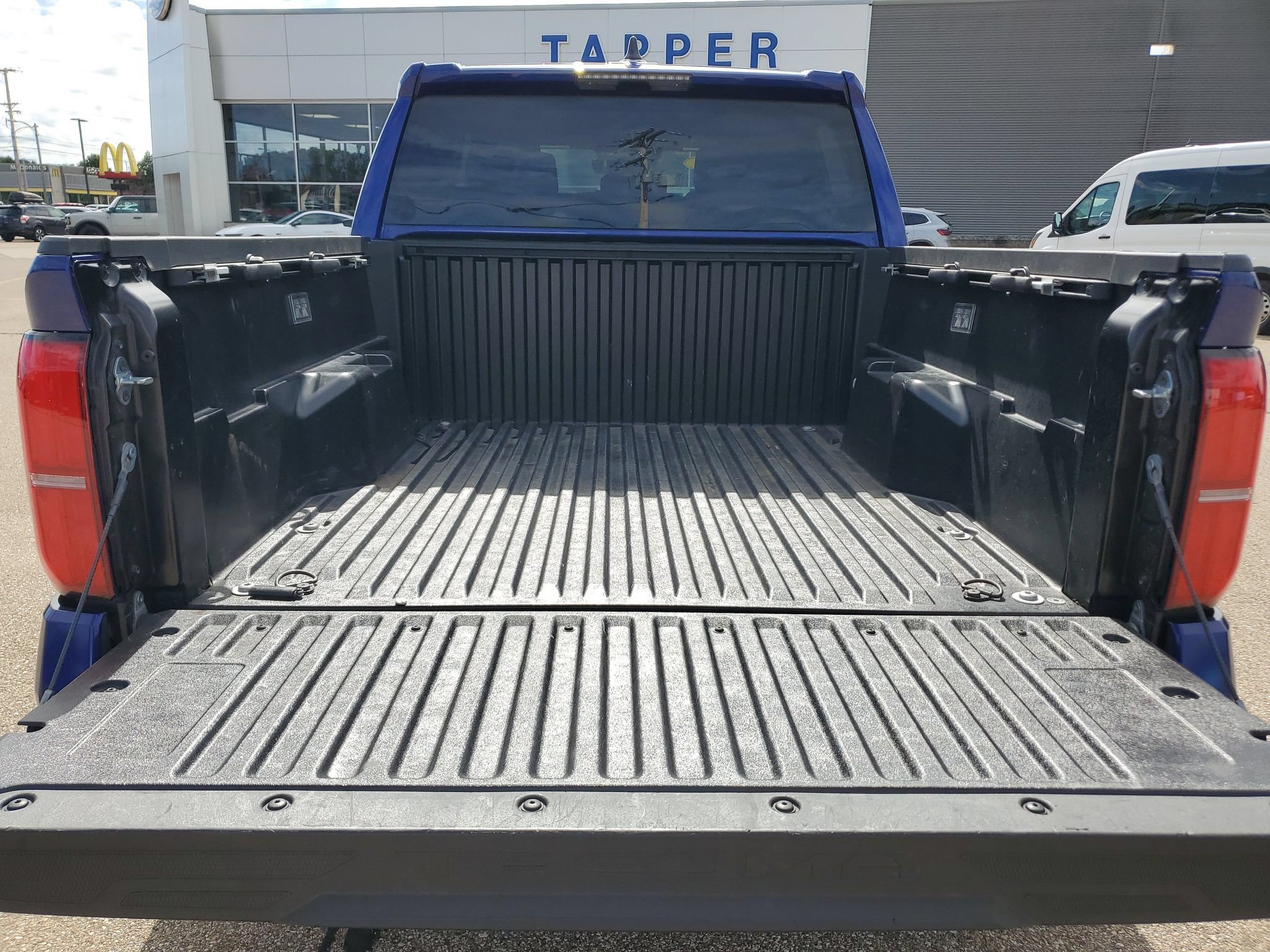 Used 2025 Toyota Tacoma TRD Off-Road AWD/4WD image 8