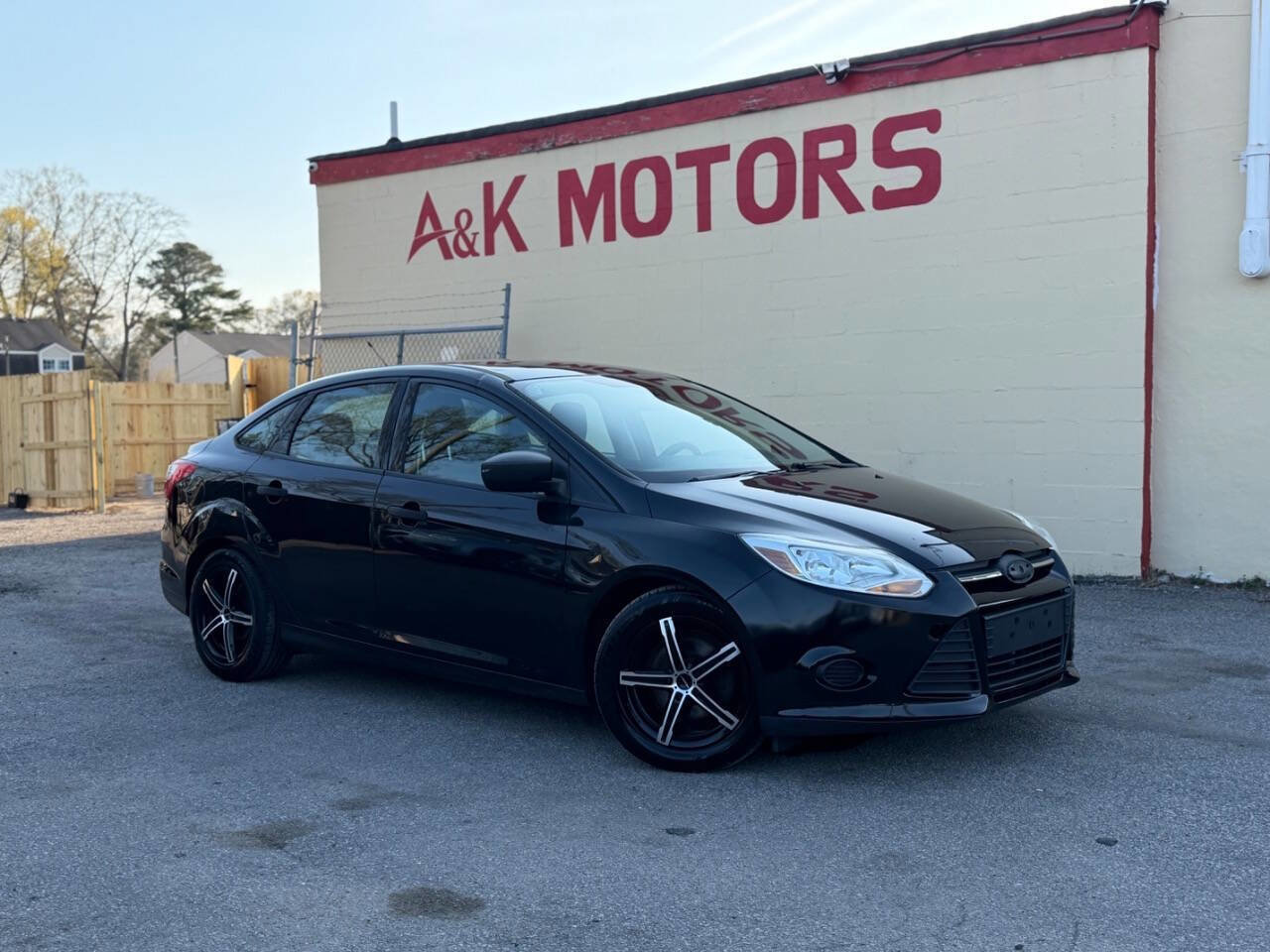 Used 2014 Ford Focus S image 1
