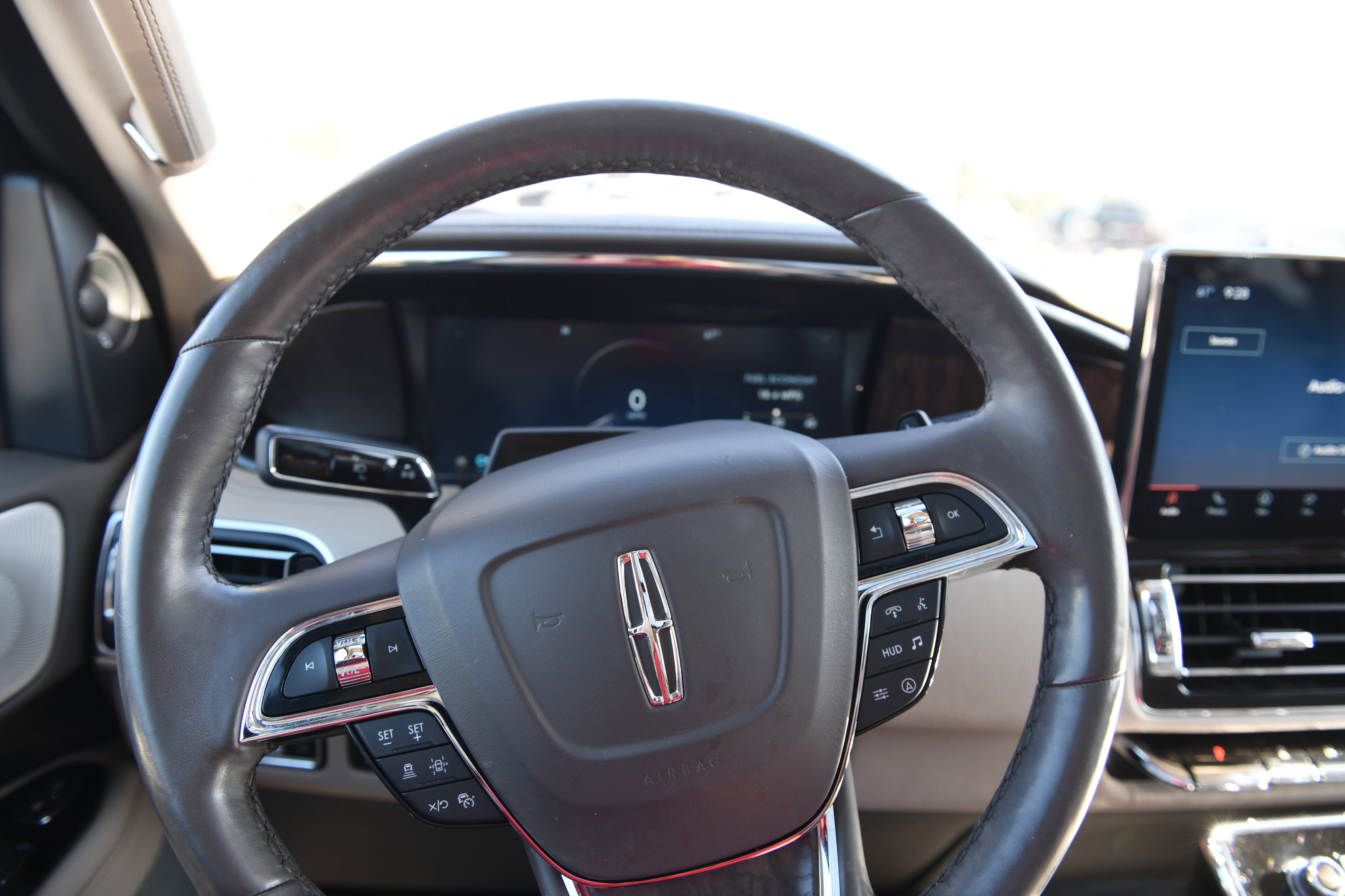 Used 2022 Lincoln Navigator Reserve AWD/4WD image 25