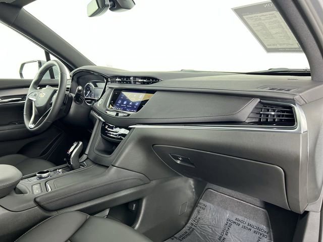 Used 2025 Cadillac XT6 Luxury image 30