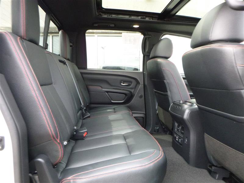 Used 2024 Nissan Titan PRO-4X w/ Pro-4x Convenience Package image 8