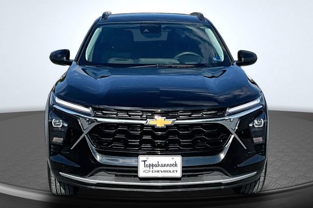 Used 2025 Chevrolet Trax LT FWD image 2