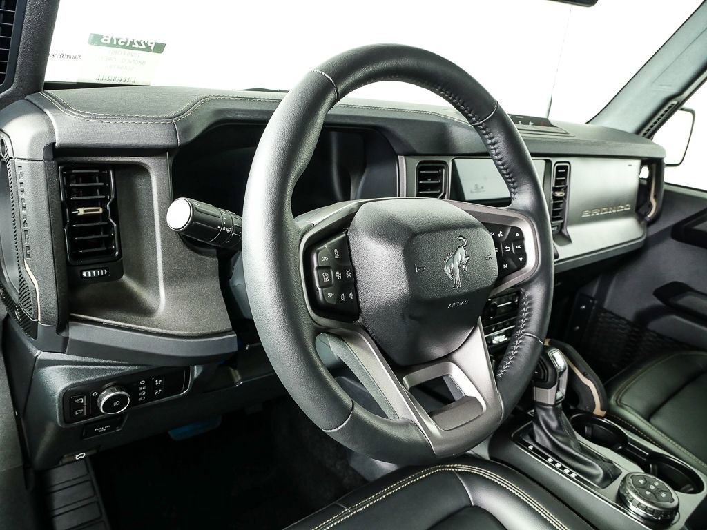 Used 2025 Ford Bronco Badlands AWD/4WD image 6