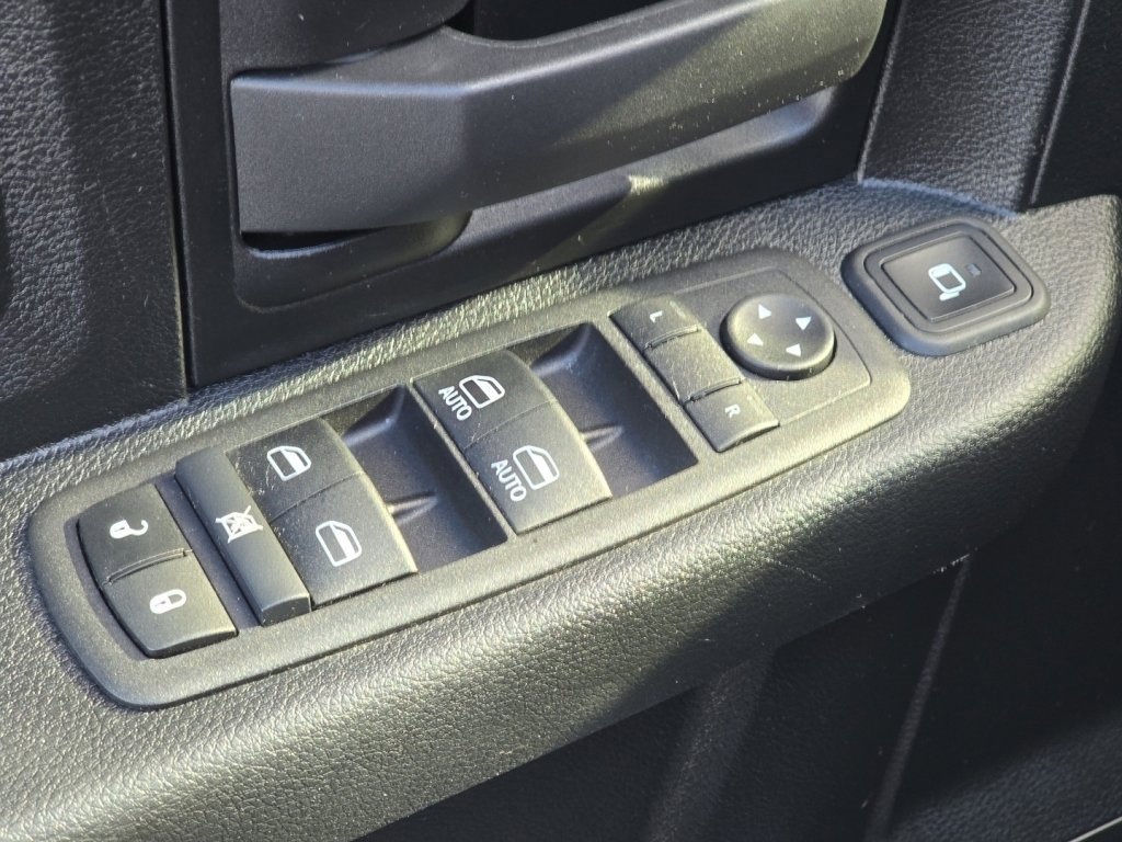 Used 2024 RAM 2500 Tradesman w/ Chrome Appearance Group image 21