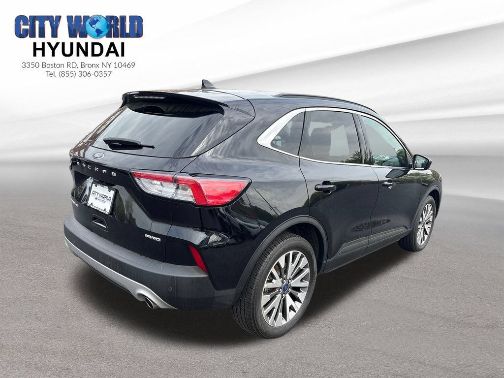 Used 2022 Ford Escape Titanium AWD/4WD image 5