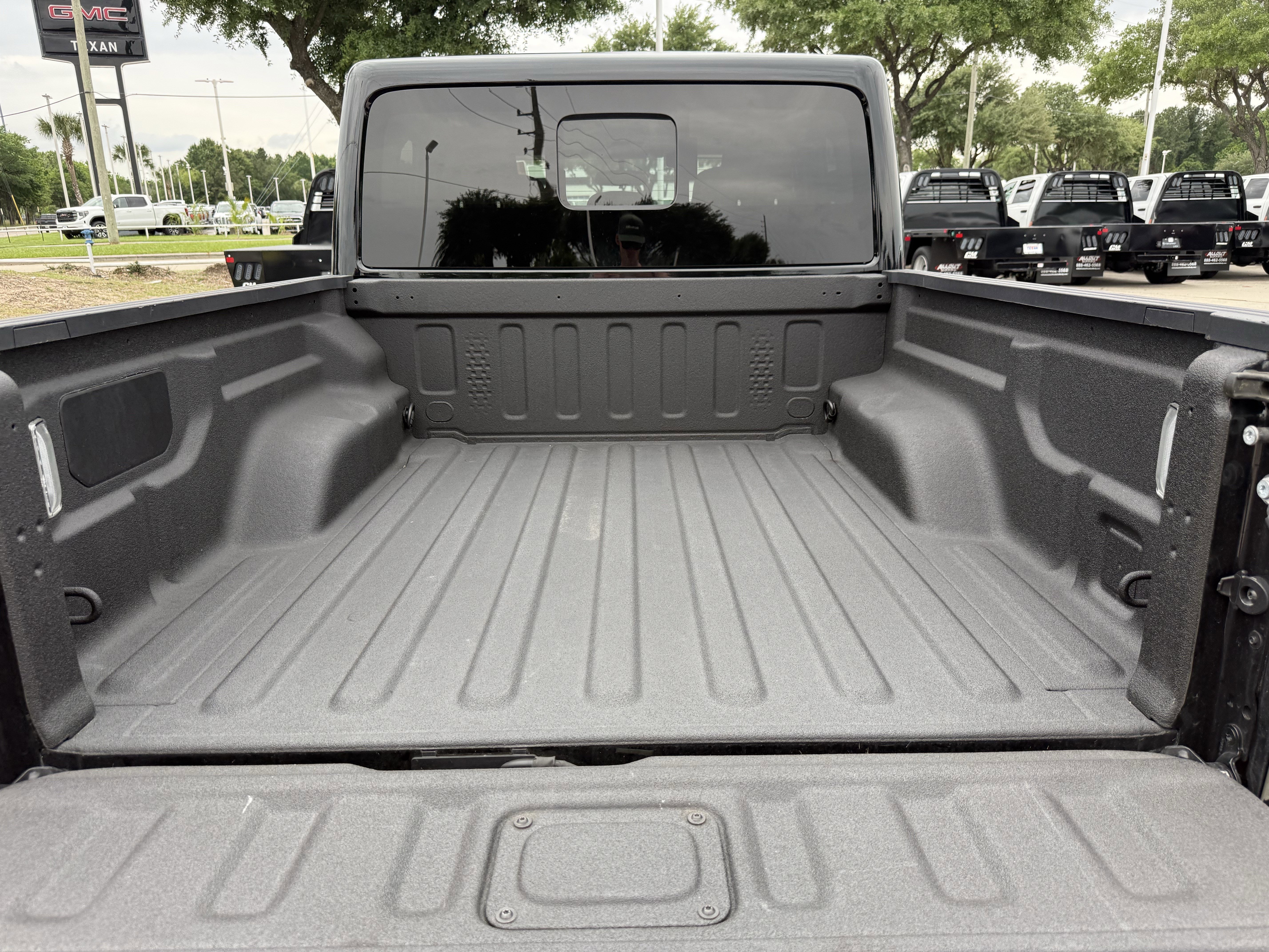 Used 2025 Jeep Gladiator Sport AWD/4WD image 30