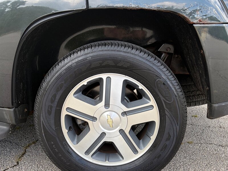 Used 2005 Chevrolet TrailBlazer LT AWD/4WD image 29