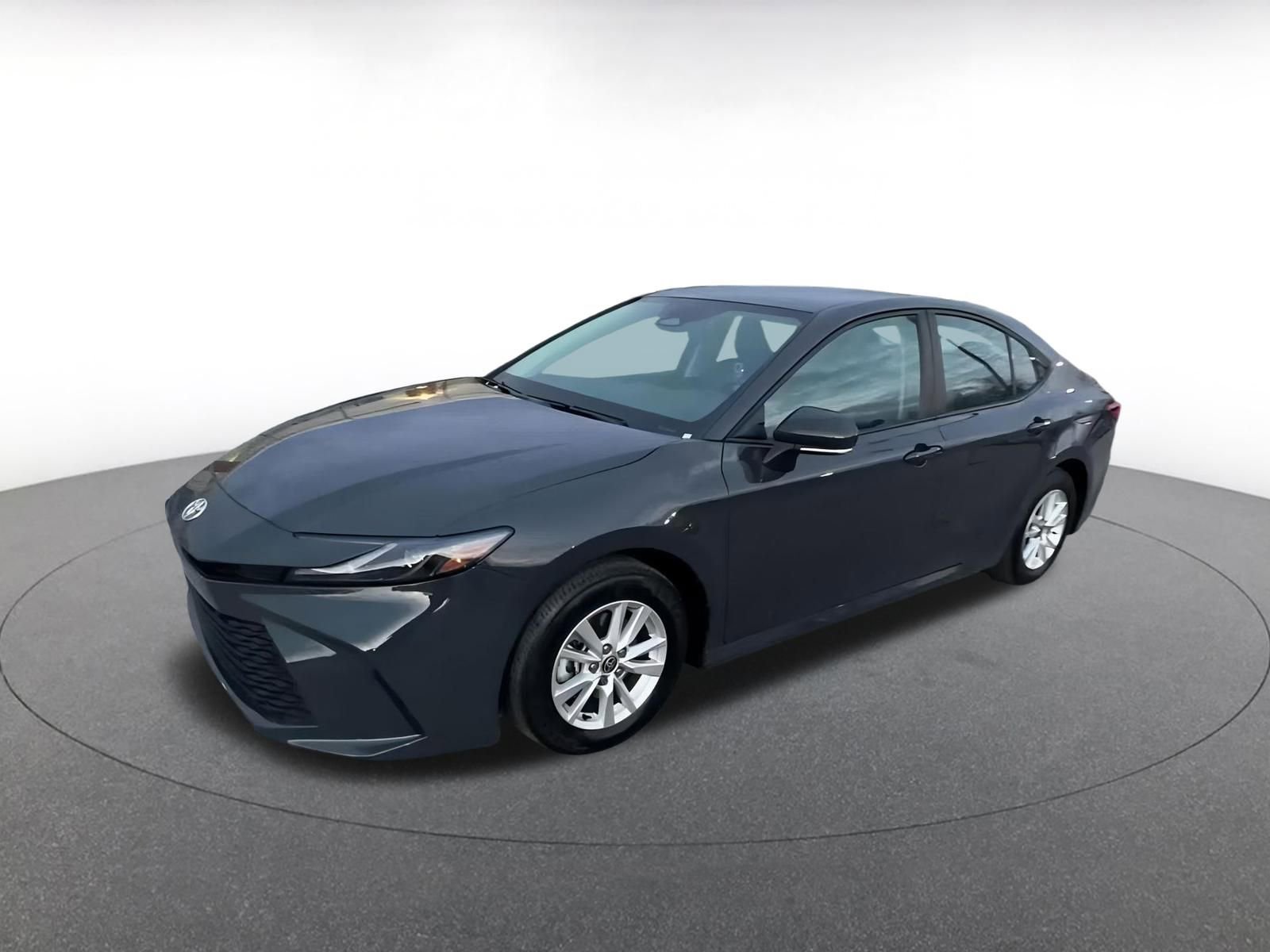 Used 2025 Toyota Camry LE image 8