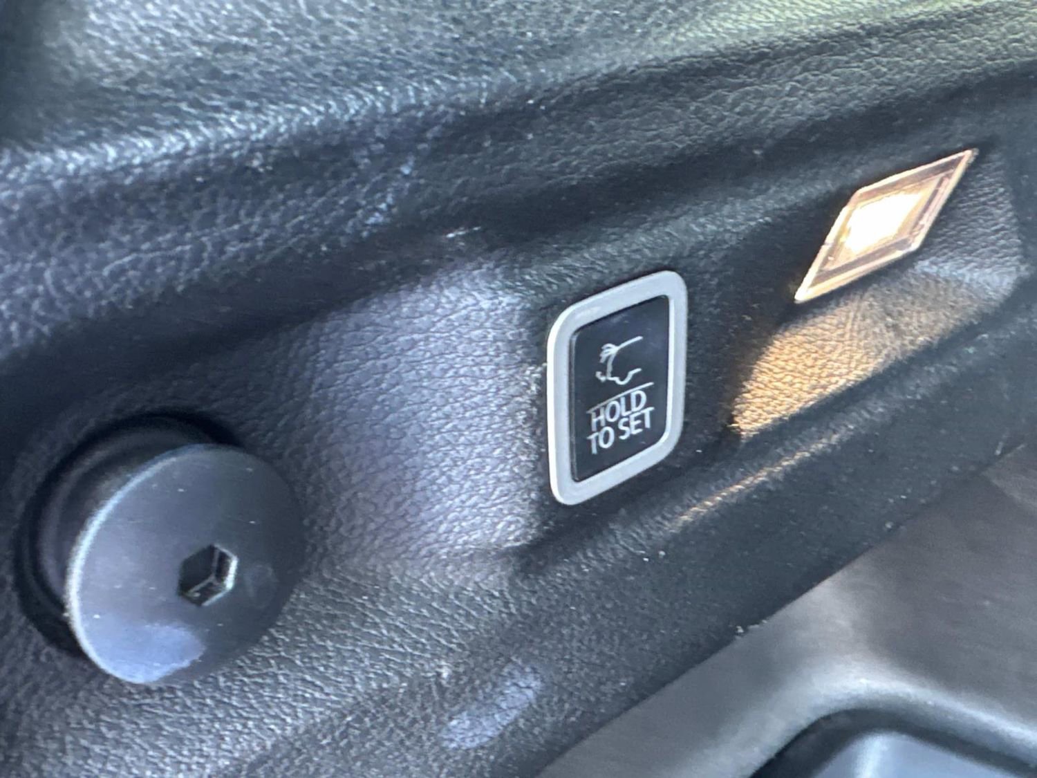 Used 2023 Jeep Grand Cherokee L Altitude image 14