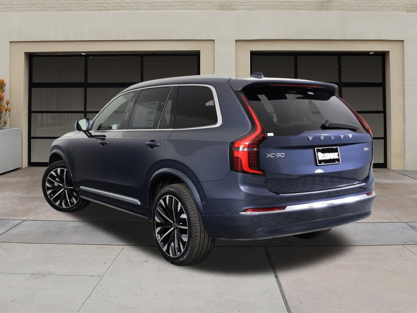 New 2026 Volvo XC90 B6 Plus w/ Protection Package Premier image 3
