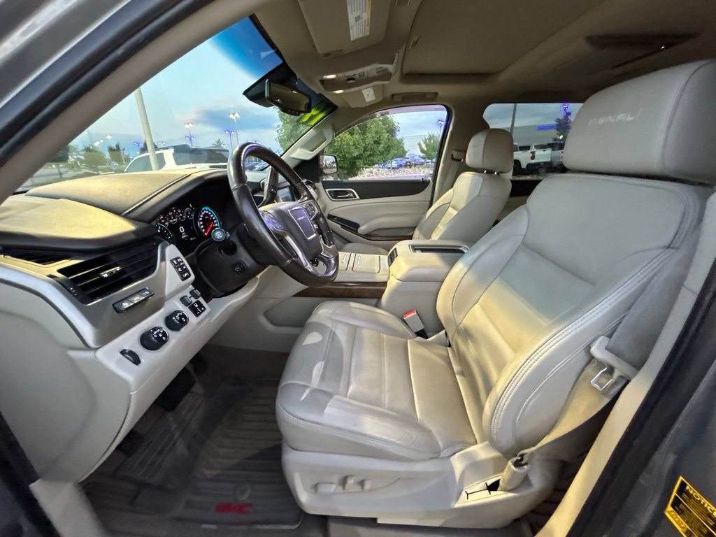 Used 2019 GMC Yukon Denali w/ Denali Ultimate Package AWD/4WD image 28