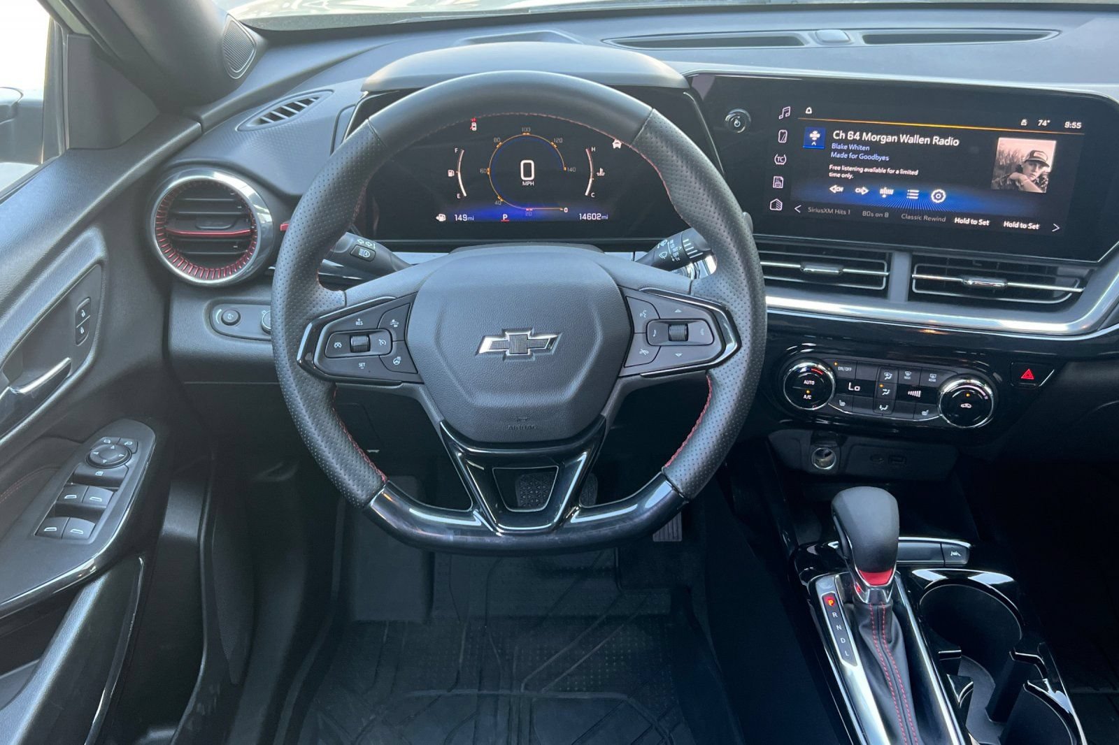 Used 2024 Chevrolet Trax RS w/ Sunroof Package FWD image 18