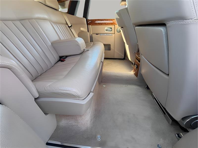Used 2006 Rolls-Royce Phantom Sedan RWD image 25