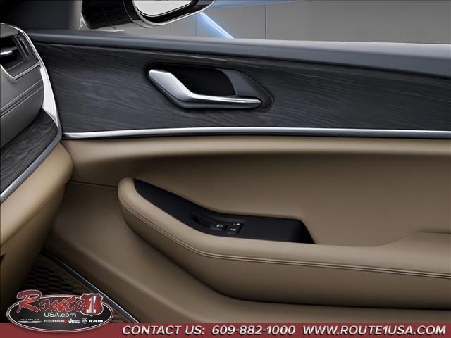 New 2026 Jeep Grand Cherokee Limited w/ Luxury Tech Group II AWD/4WD image 26