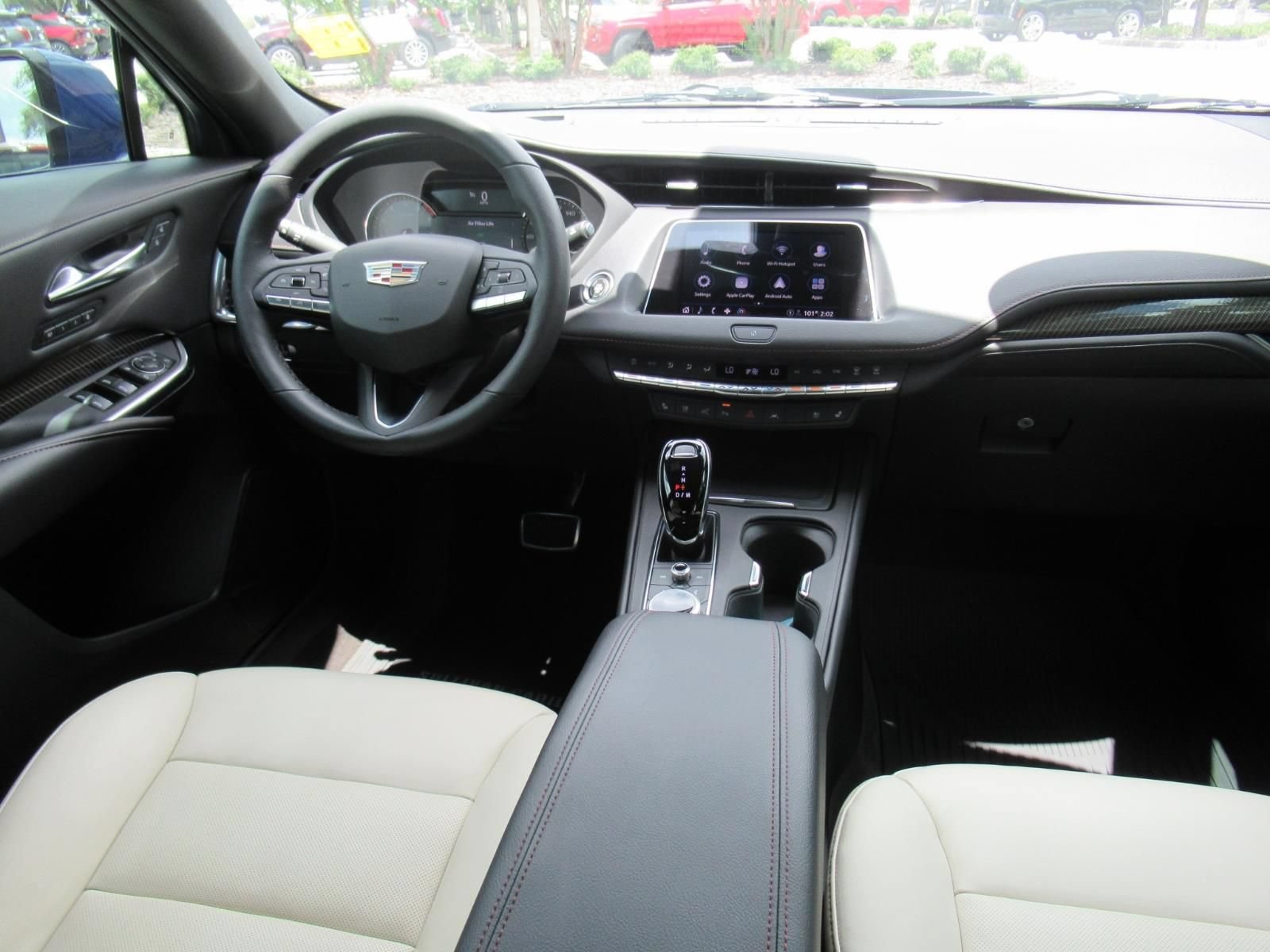 Used 2022 Cadillac XT4 Sport w/ Comfort Package FWD image 13