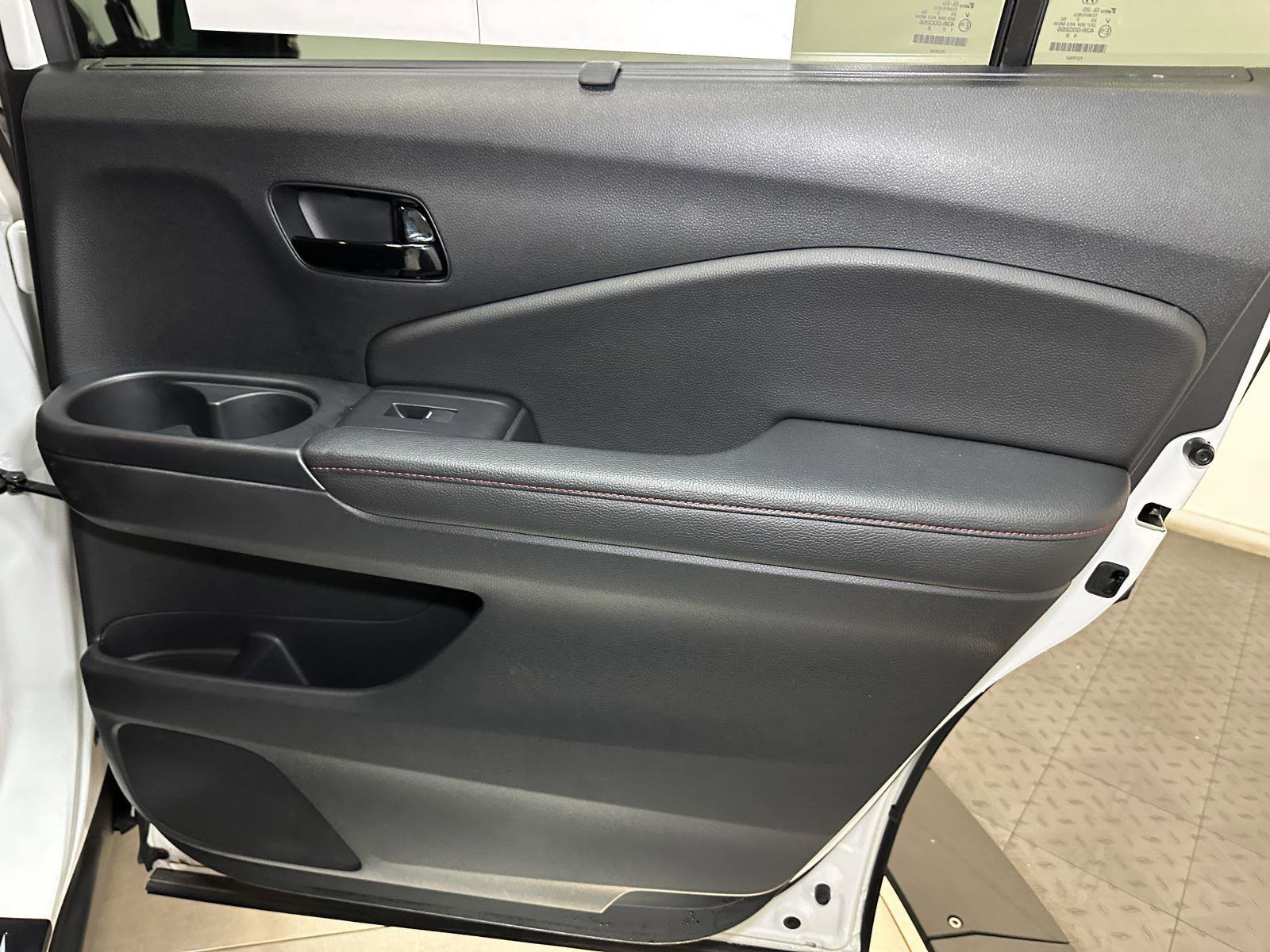 Certified 2024 Honda Passport Black Edition image 34