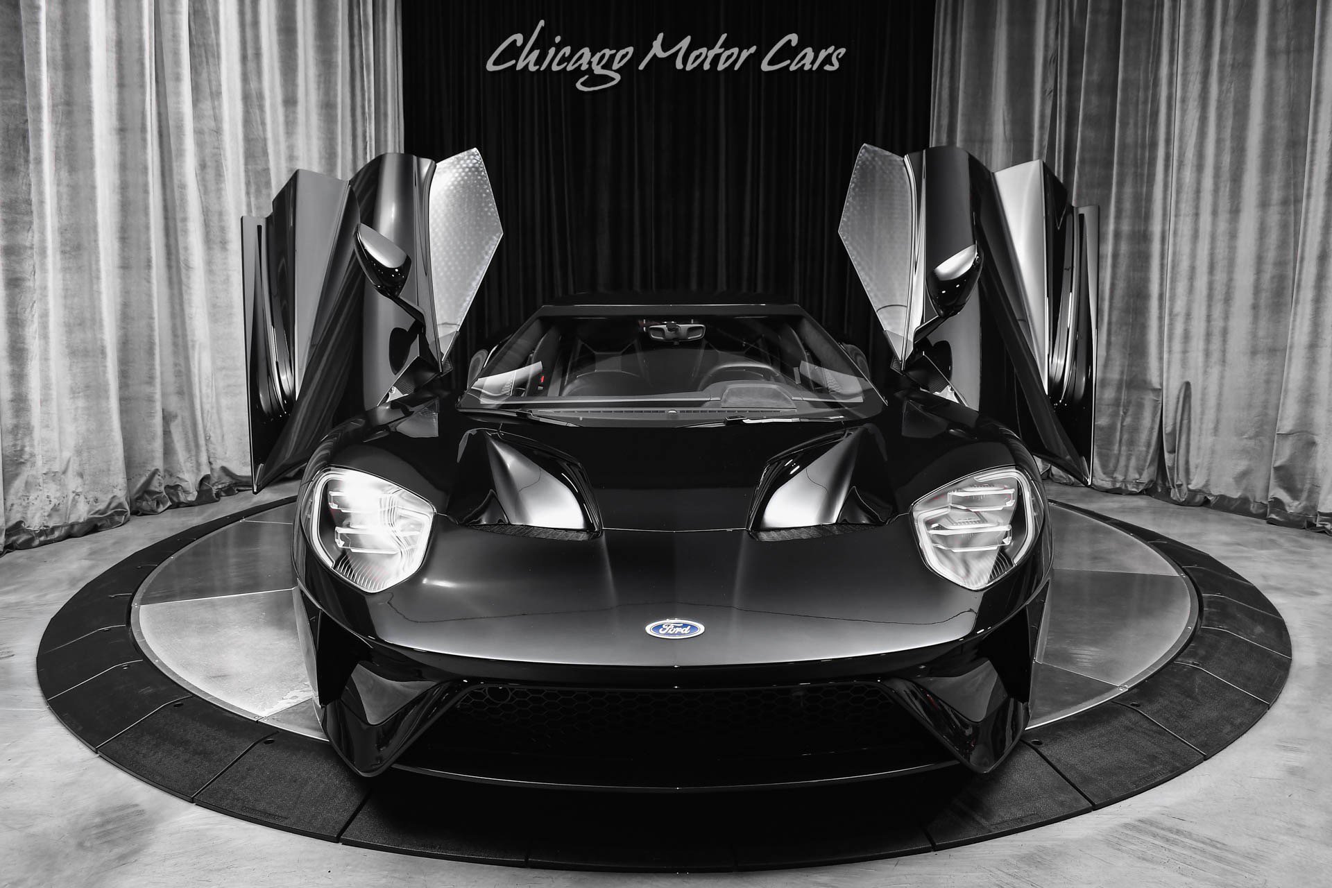 Used 2021 Ford GT RWD image 23