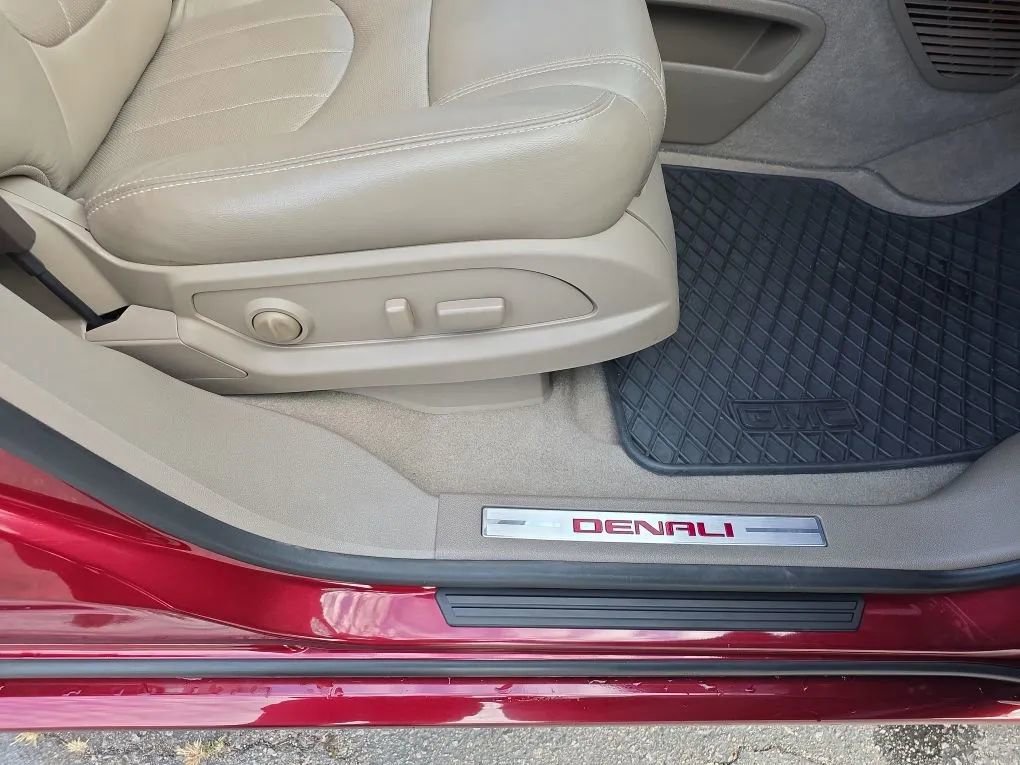 Used 2015 GMC Acadia Denali FWD image 13
