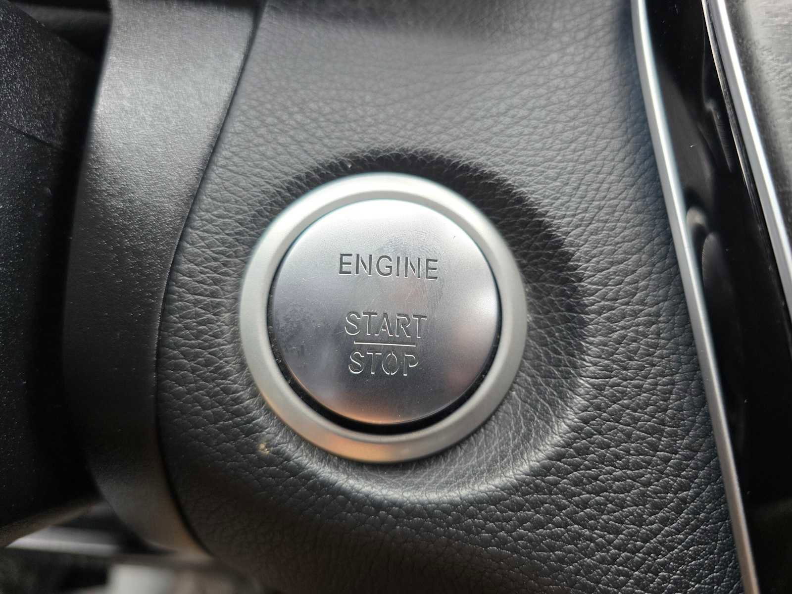 Used 2017 Mercedes-Benz GLC 300 4MATIC image 34