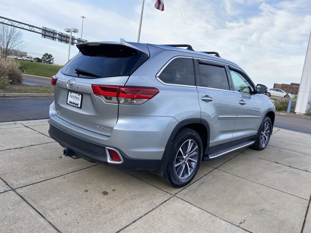 Used 2019 Toyota Highlander XLE image 11